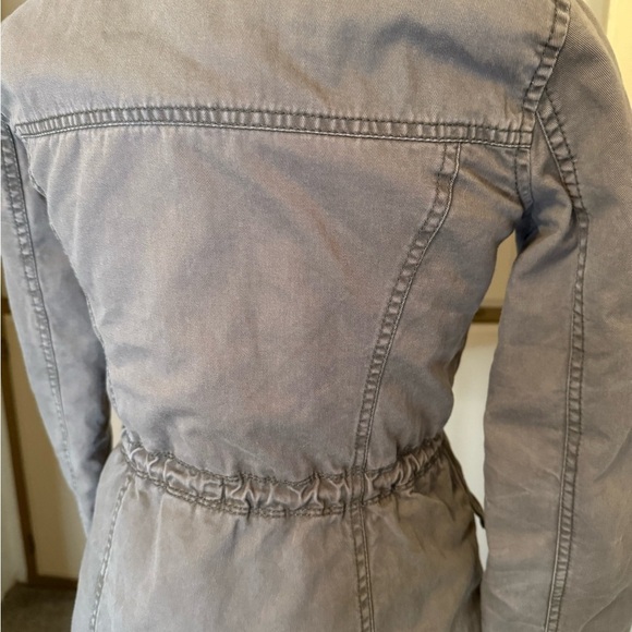 Abercrombie Kids Green Puffer Jacket with Hood and Relaxed Fit - Picture 6 of 11